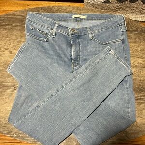 Levi’s 311 Shaping Skinny in Oahu Morning Dew